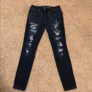Distressed Dark Wash Jegging